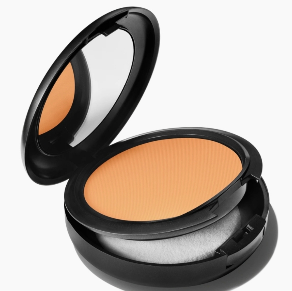 MAC NW40 Studio Fix Powder Plus Foundation - Picture 2 of 11